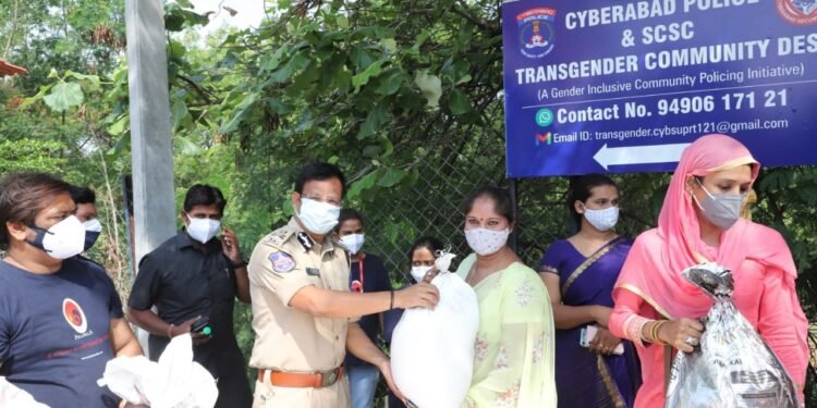 Cyberabad CP VC Sajjanar distributes Groceries to 145 transgenders,Transgenders’ Help Desk,Sunitha Krishnan of Prajwala Foundation.v9 news telugu,teluguworldnow.com,2