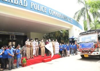 Society for Cyberabad Security Council (SCSC) and Cyberabad Police flagged off Covid relief material for 30 District Hospitals in Telangana,v9 news telugu,teluguworldnow.com.2