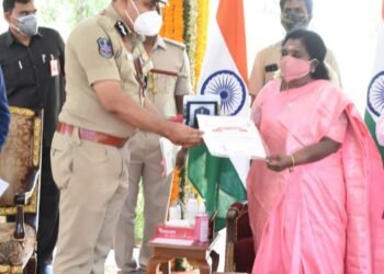 Governor of Telangana, Dr Tamilsai Sounderrajan,cm mahesh bhagavath,telangana formationday june 2nd,tamilsai birthday,v9 news telugu,teluguworldnow.com,covid news,redcross society,2