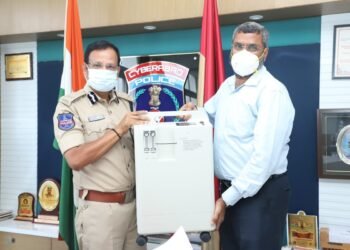 Infosys donated Covid-19 Medical Equipment to Cyberabad Police & SCSC,covid news,cp sajjanar ips,v9 news telugu,teluguworldnow.com