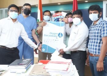 International Association for Human Values #IAHV donated Oxygen Concentrators to Cyberabad Police,cp sajjanar ips,covid news,covid 2nd lockdown news,teluguworldnow.com,covid essentials,