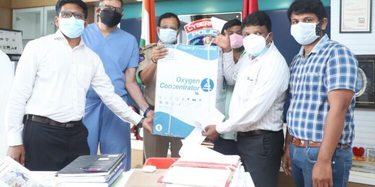 International Association for Human Values #IAHV donated Oxygen Concentrators to Cyberabad Police,cp sajjanar ips,covid news,covid 2nd lockdown news,teluguworldnow.com,covid essentials,