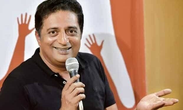 మీడియా ని చూస్తే భయం వేస్తోంది: నటుడు ప్రకాష్ రాజ్.