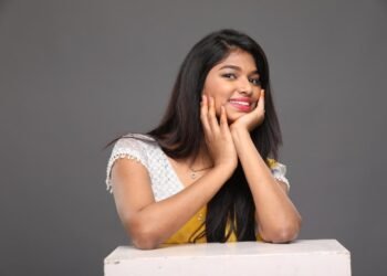 అద్భుతమైన కాశ్మీర్ అందాలను చూపిస్తూ యాసిన్ నిజర్, రమ్య బెహ్రా పాడిన ‘మందార కన్నె మందార