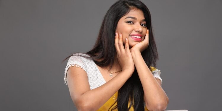 అద్భుతమైన కాశ్మీర్ అందాలను చూపిస్తూ యాసిన్ నిజర్, రమ్య బెహ్రా పాడిన ‘మందార కన్నె మందార