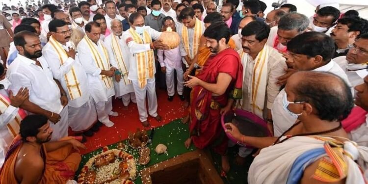 CM KCR Layed Stone for telangana Bhavan in New Delhi,KTR,Telangana Poltical News,v9 news telugu,telugu golden tv.teluguworldnow.com.