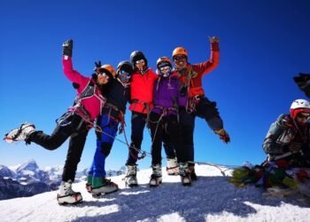 Andrapradesh Ananthapur Girl Sameerakhan Take Challenge To Climb Worlds No1 Mount Everest,telugu golden tv,my mix entertainments,www.teluguworldnow.com,v9 news telugu,1