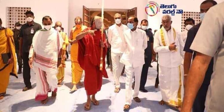 CM KCR visited Sri Sri Tridandy Chinnajiyar Swamy Ashram in Shamshabad Muchhinthal.Rameswar Rao Jupally,Harish Rao,Telangana News,telugu golden tv,my mix entertainments,teluguworldnow.com