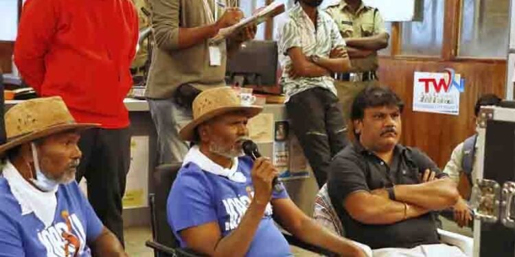 Ravi Tejas DHAMAKA A power packed action Schedule Begins in Hyderabad,Telugu golden tv, my,mix entertainments,teluguworldnow.com