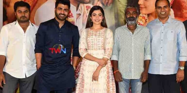 Families come to the theater and admire Sharwanand, terlugu golden tv, my mix entertainments, teluguworldnow.com