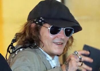 Holly Wood Actor Johnny Depp Stuns With New Look , As He Begins Working On Next Film In France, Telugu World Now
