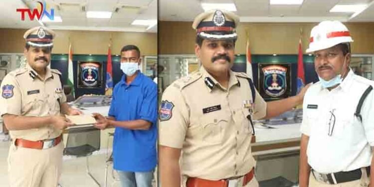 Cyberabad CP Shri Stephen Ravindra, IPS congratulated the police for saving the life of a person drowning in floods,Telugu Golden TV,v9 News Telugu,www.teluguworldnow.com,my mix entertainments