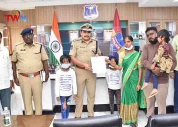 Rachakonda Police provided financial security to the families of policemen who died in the line of duty,telugu golden tv,my mix entertainements,v9 media,www.teluguworldnow.com