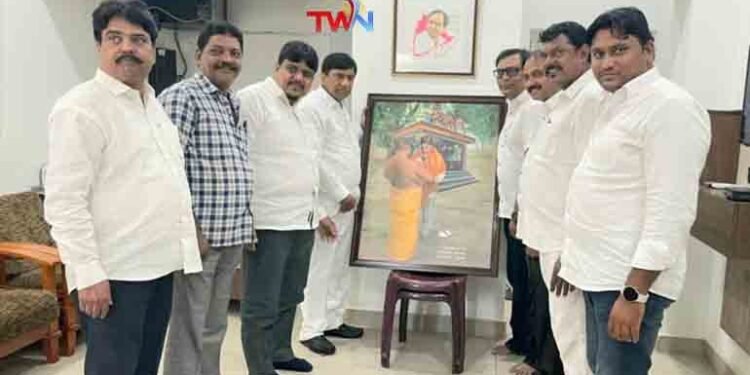 A symbol of religious harmony.. Karimnagar Muslim youth,A rampant communal harmony,boinapally Vinod Kumar,Telugu Golden TV,v9 News Telugu,www.teluguworldnow.com,my mix entertainments