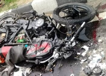 బైక్..పల్టీలు కొట్టడంతో ఇద్దరు వ్యక్తి లు దుర్మరణం.