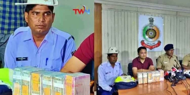 Honest Police In Raipur,Neelamber Sinha Traffic Constable,Latest News,Telugu Golden TV,v9 News Telugu,www.teluguworldnow.com,my mix entertainments