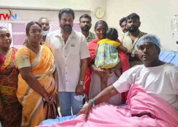 Megastar Chiranjeevi Meets His Fan Dondapati Chakradhar in Omega Hospital,Telugu Golden TV,v9 News Telugu,www.teluguworldnow.com,my mix entertainments