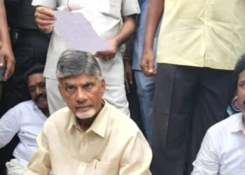 ఫ్లెక్సీలను చింపుకున్న టిడిపి వైసిపి నేతలు…