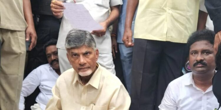 ఫ్లెక్సీలను చింపుకున్న టిడిపి వైసిపి నేతలు…