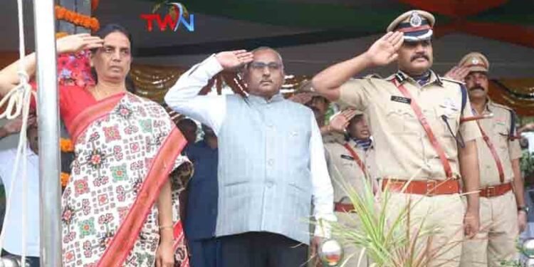 State Education Minister Sabitha Indra Reddy unveiled the Tricolor Flag for 75th Independence Day celebrations,Cyberabad Police News,Telugu Golden TV,v9 News Telugu,www.teluguworldnow.com,my mix entertainments