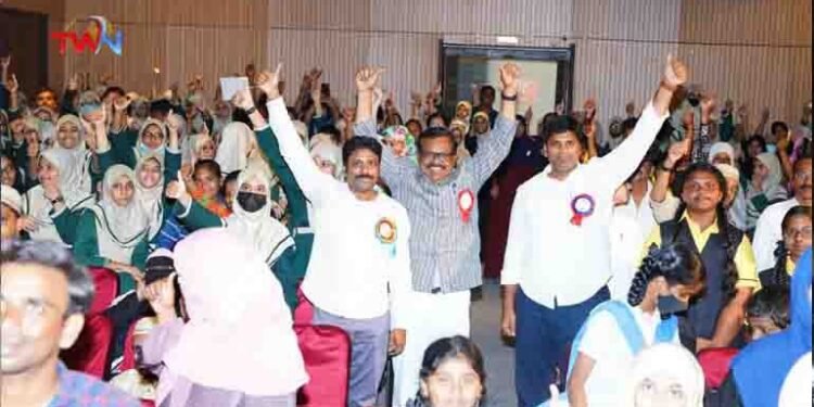 Under the auspices of Telangana Jagruti, the Telangana Saraswata Parishad held a 3-day Balakavi Sammelan in Hyderabad.Sahitya Akademi Chairman Juluri Gaurishankar