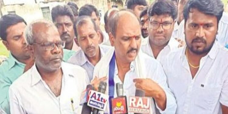 చంద్రబాబు నాయుడు కుప్పంలో కూడా ఓడిపోతాడు అనే భయంతో ఇలా చేశారంటన్న… వైసిపి ఎమ్మెల్యే.