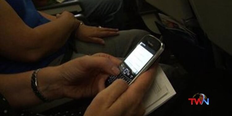 Why did the plane stop A Man Doing Mobile Chatting With His Girl Friend,Dont Use Phones In Aeroplane,Telugu Golden TV,v9 News Telugu,www.teluguworldnow.com,my mix entertainments