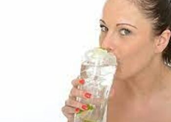 Cold Water Side Effects: అధికంగా చల్లని నీటిని తాగుతున్నారా? తస్మాత్ జాగ్రత్త ఆ సమస్యలు వచ్చే ప్రమాదం ఉందంట!!