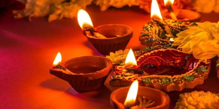 అందుకొరకే దీపావళి పండుగ చేసుకుంటారట!!!