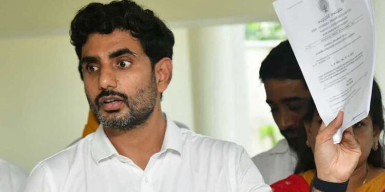 Nara Lokesh Fire On Ycp వైకాపాపై ధ్వజమెత్తిన నారా లోకేష్, దిగజారుడు రాజకీయాలు మనుకోవాలంటూ ఫైర్..