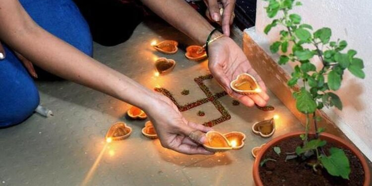 కార్తీక మాసంలో తులసి పూజ ఈ విధంగా చేస్తే… అష్ట ఐశ్వర్యాలు మీ స్వంతం