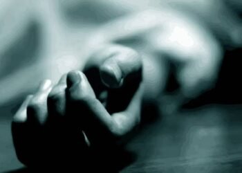 నిజామాబాద్‌లో దారుణం.. భార్యకి పిల్లలకు పురుగుల మందు తాగించి ఆత్మహత్య చేసుకున్నాడు.