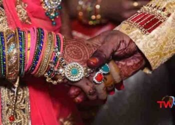 Childrens Stopped His Father 5th Marriege in Sitapur in Uttar Pradesh state,Latest National News,Telugu Golden TV,v9 News Telugu,www.teluguworldnow.com,my mix entertainments