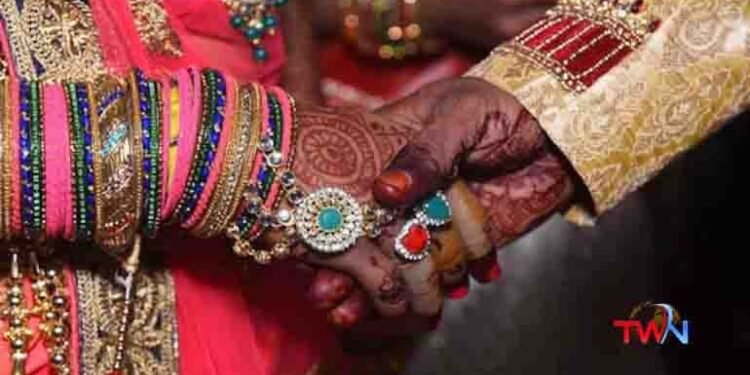 Childrens Stopped His Father 5th Marriege in Sitapur in Uttar Pradesh state,Latest National News,Telugu Golden TV,v9 News Telugu,www.teluguworldnow.com,my mix entertainments