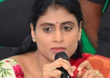 Political బేడీలకు భయపడను.. వైయస్ షర్మిల