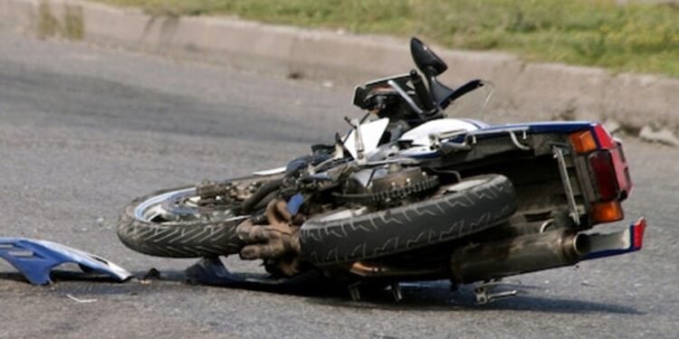 Crime రోడ్డు ప్రమాదం.. ఇంటికి వచ్చి తిరిగి వెళ్తుండగా విద్యార్థిని మృతి