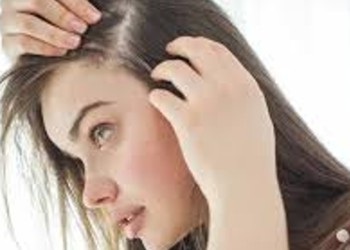 Health జుట్టు ఊడిపోతుంది కదా అని ఎవరేం చెప్పినా పాటిస్తున్నారా? అయితే ఈ విషయాలు తెలుసుకోకపోతే మరింత ప్రమాదంలో పడినట్టే!