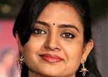 Entertainment భాగ్యనగర వీధుల్లో ఆటోలో షికార్లు కొట్టిన స్టార్​ నటి, వీడియో వైరల్