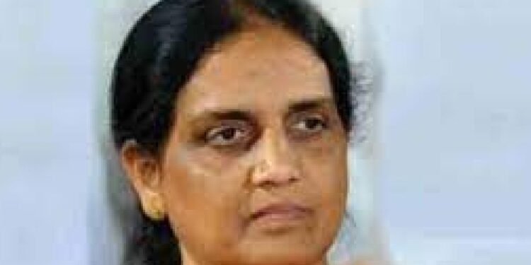 Politics కేంద్రంపై మంత్రి సబితా విమర్శలు.. నిధులు రావట్లేదంటూ..