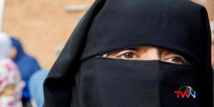 A Hindu Man Wearing Burkqa in Kerala Temple Priest,National News,Telugu Golden TV,v9 news telugu,,My Mix Entertainments,telugu world news,www.teluguworldnow.com