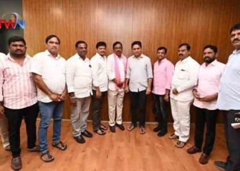 Chandur ZPTC Karnati Venkatesham meets TRS Party Working President KTR,Telugu Golden TV,v9 news telugu,My Mix Entertainments,telugu world news,www.teluguworldnow.com