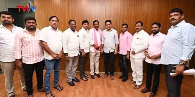 Chandur ZPTC Karnati Venkatesham meets TRS Party Working President KTR,Telugu Golden TV,v9 news telugu,My Mix Entertainments,telugu world news,www.teluguworldnow.com