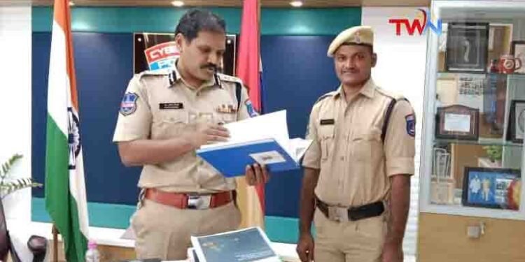 Cyberabad CP Mr. Stephen Ravindra, IPS., today congratulated Dr. Ghanpuram Sudarshan, who is working as an AR Police Constable at the Cyberabad CAR Headquarters, for achieving his Ph.D.