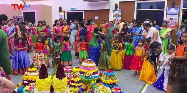 Malaysia Telangana Association #MYTA Bathukamma Celebrations 2022 Kuala Lumpur, Malaysia,Telugu Golden TV,V9 News Telugu,www.teluguworldnow.com,My Mix Et,telugu world news
