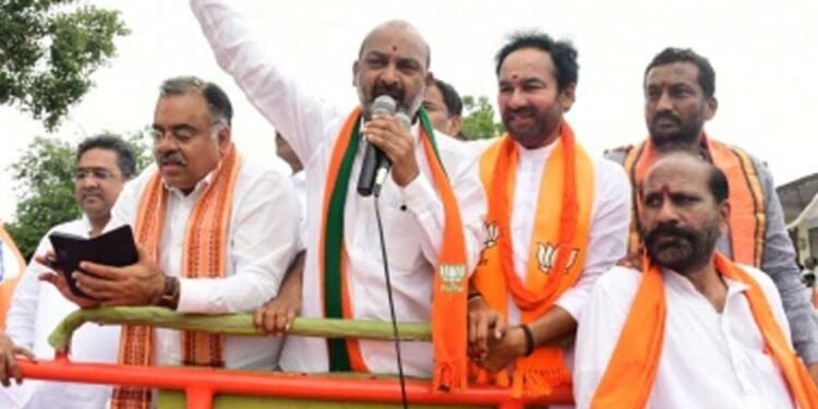 Political : కేసీఆర్‌.. దమ్ముంటే మునుగోడు నుంచి పోటీ చేయండి: కోమటిరెడ్డి రాజగోపాల్‌రెడ్డి..