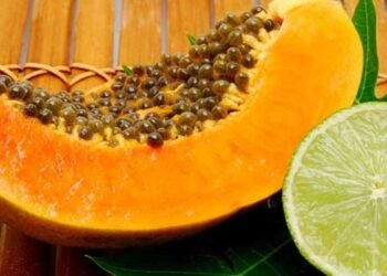 Health చర్మం నిగారింపుకు వీటిని కచ్చితంగా తీసుకోండి..