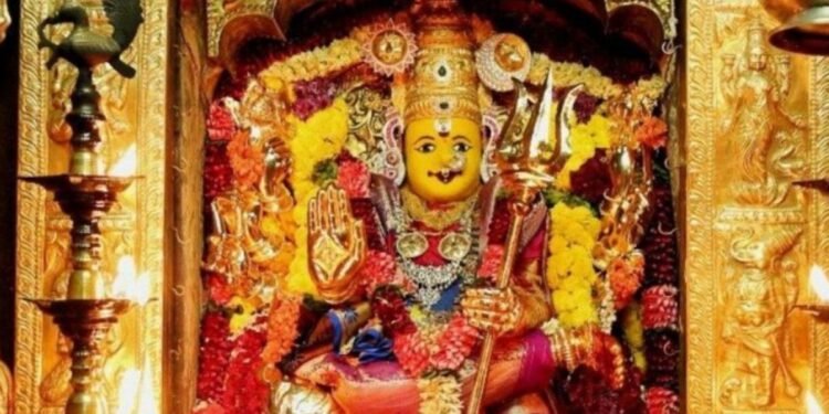 Political నవరాత్రుల సందర్భంగా విజయవాడ కనకదుర్గమ్మ కు పట్టు వస్త్రాలు సమర్పించనున్న సీఎం జగన్..