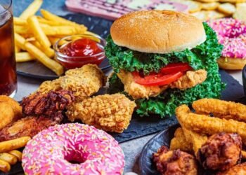 Health : నిత్యం యవ్వనంగా ఉండాలంటే ఈ ఆహార పదార్థాలకు దూరంగా ఉండండి..