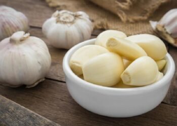 Health వెల్లుల్లి తరచూ ఆహారంలో భాగం చేసుకోవడం వల్ల కలిగే లాభాలు..