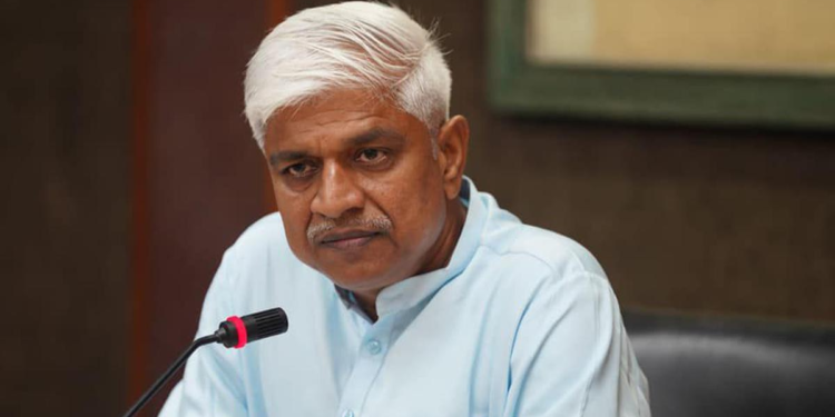 Political హిందూమతంలో దేవుళ్లను పూజించనని  ప్రతిజ్ఞ చేసిన మంత్రి రాజేంద్ర గౌతమ్ రాజీనామా